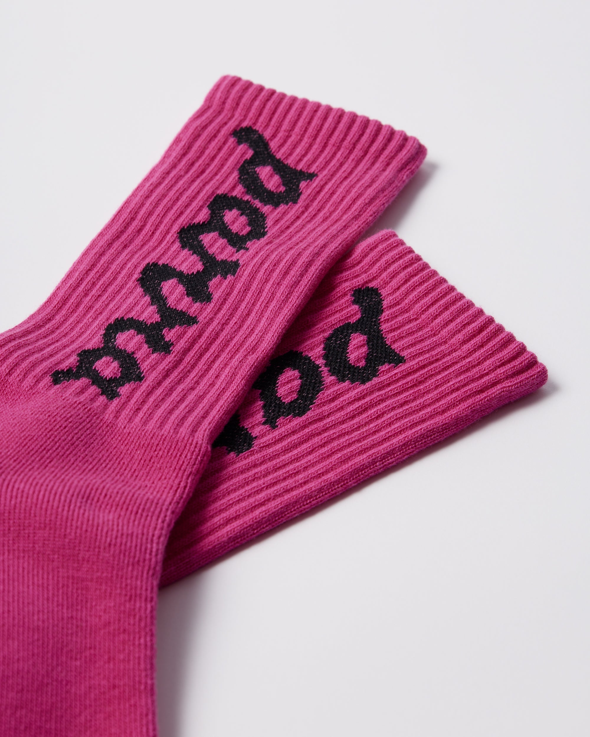 Parra Lowercase Scriptlogo crew socks hot pink — knitted script logo detail