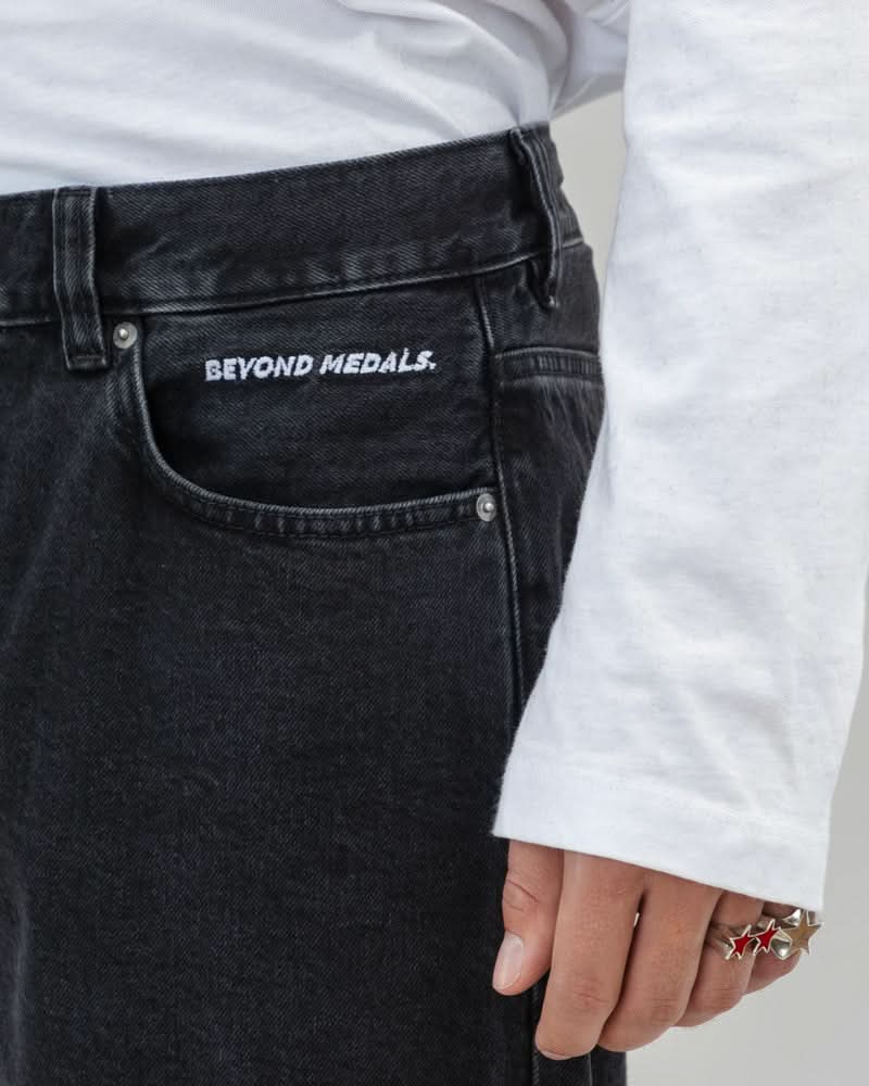 Beyond Medals Loose Jeans – Black - Gallery Streetwear
