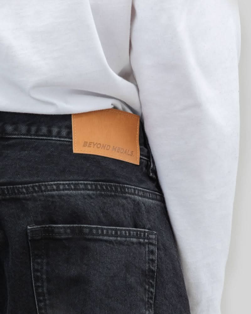 Beyond Medals Loose Jeans – Black - Gallery Streetwear