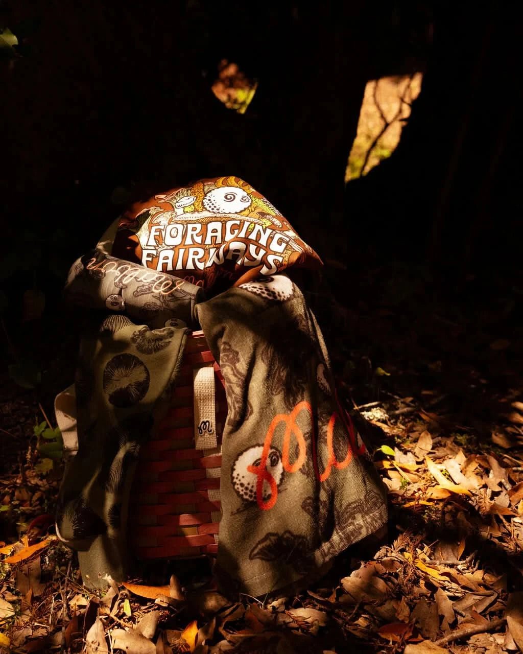 Malbon Golf Foraging Fairways Towel - Gallery Streetwear