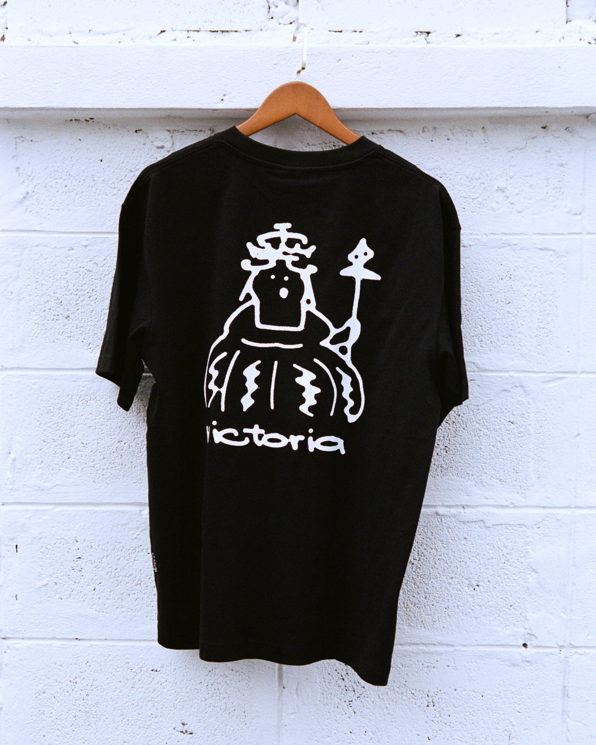 Victoria HK Full Bod S/S Tee – Black