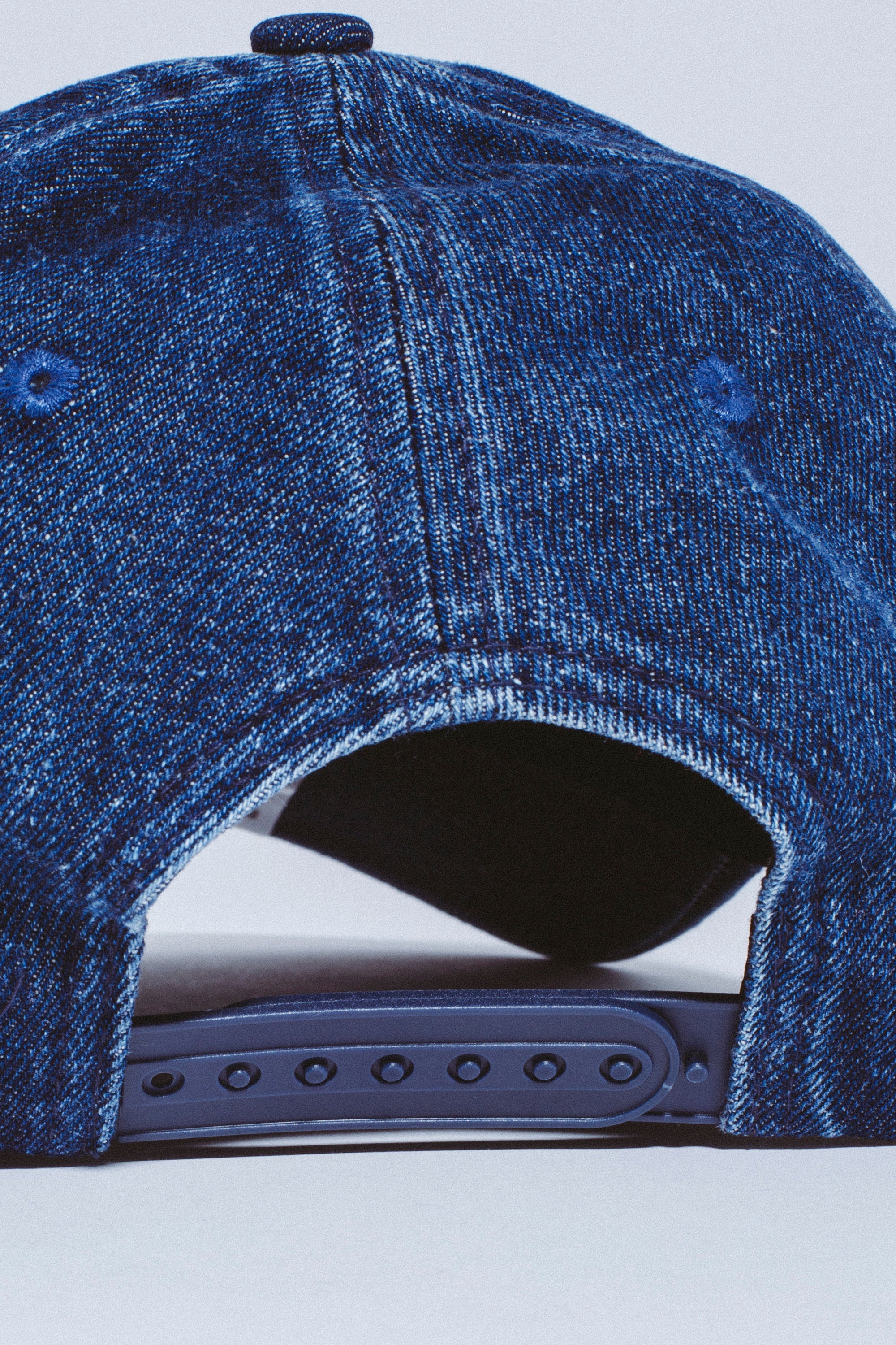 FA Denim Seduction Snapback Blue embroidery detail