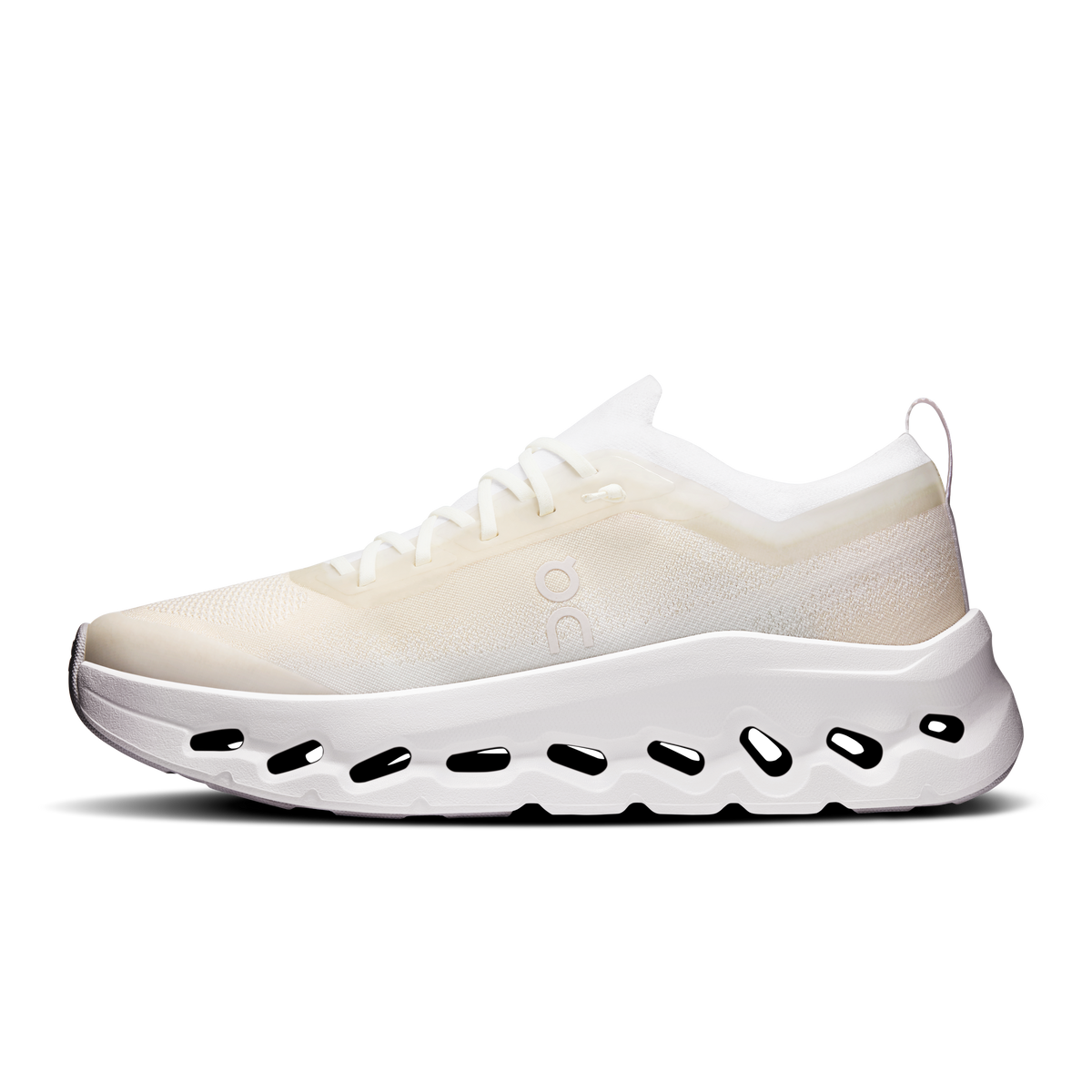 On Cloudtilt Moon White Frost, heel and knit collar detail