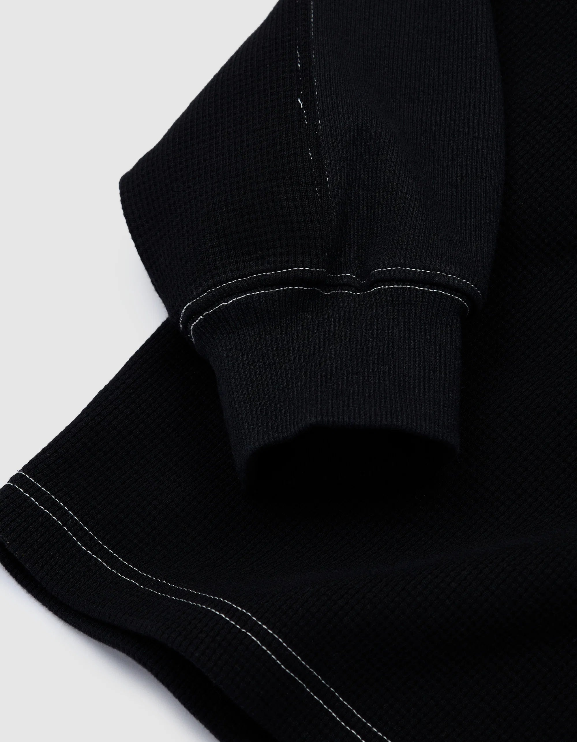 Victoria HK Gothic Reversible Waffle – Black