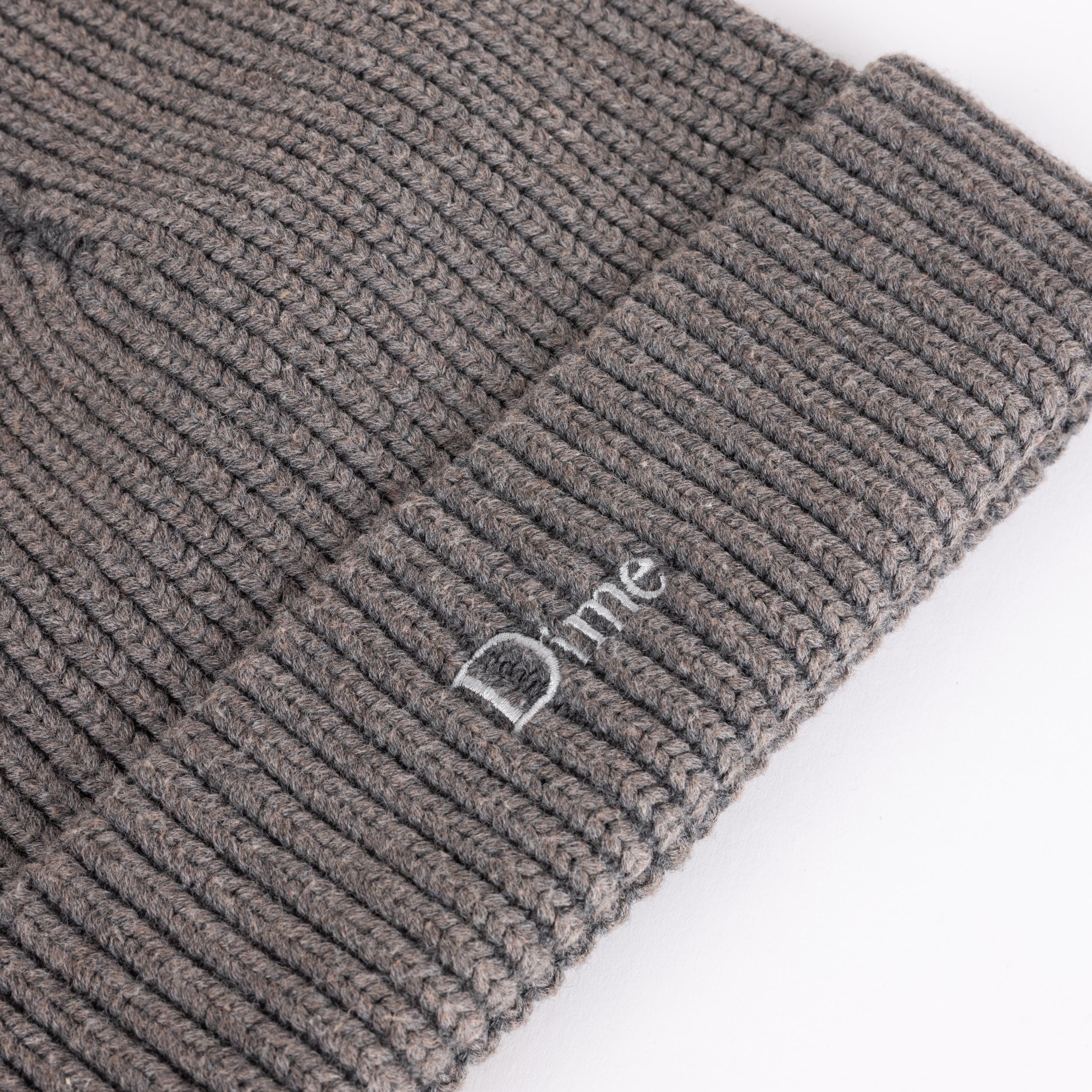 Dime MTL Rib Fold Beanie Dark Gray — detail