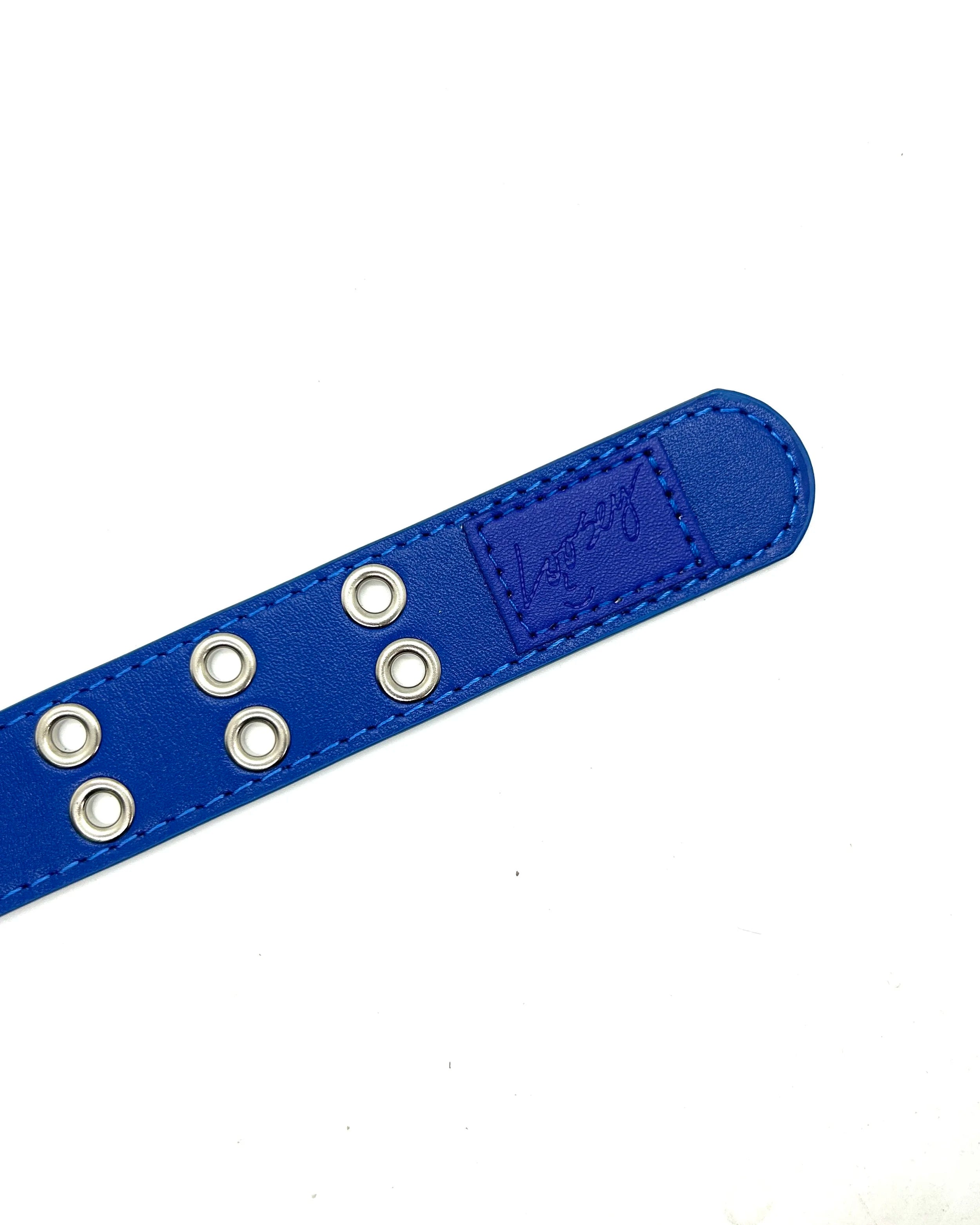 Loosey Furry Friend Dog Collar in Navy, worn detail