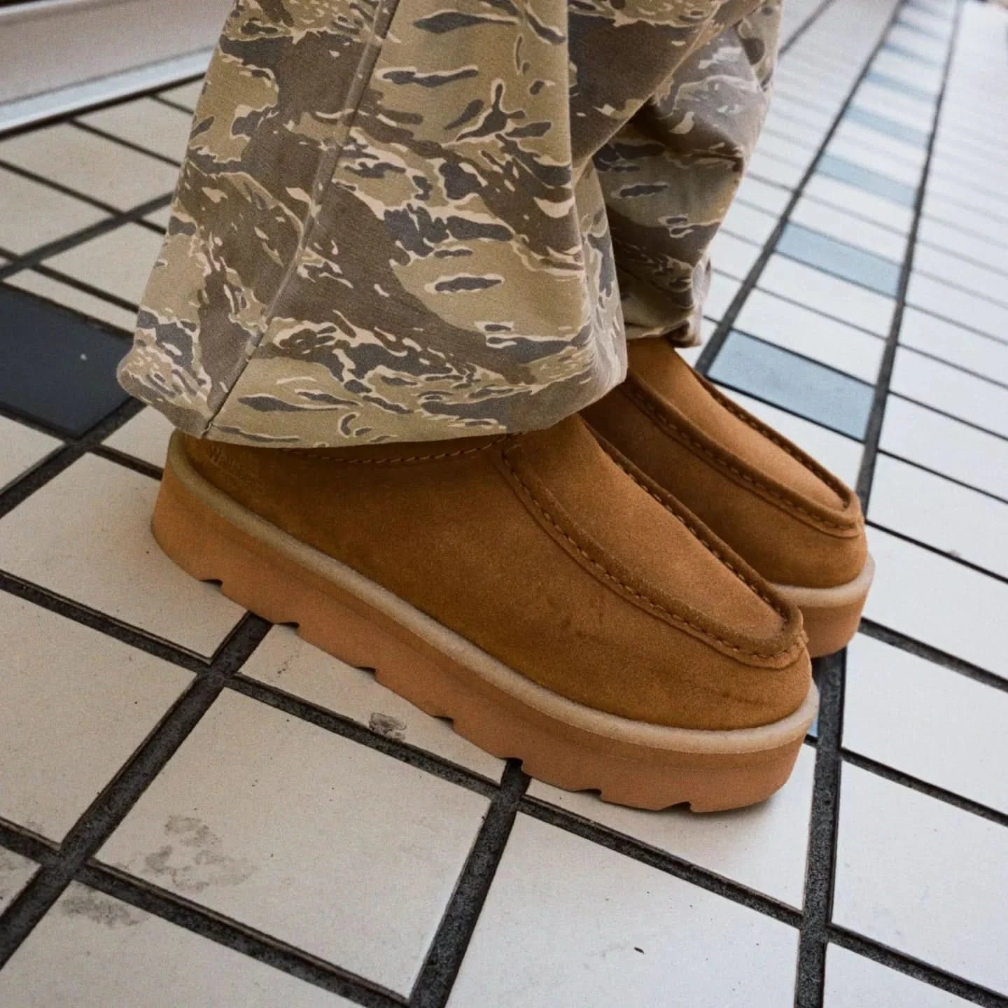 Clarks Originals Womens Meare Mule – Caramel - Gallery Streetwear