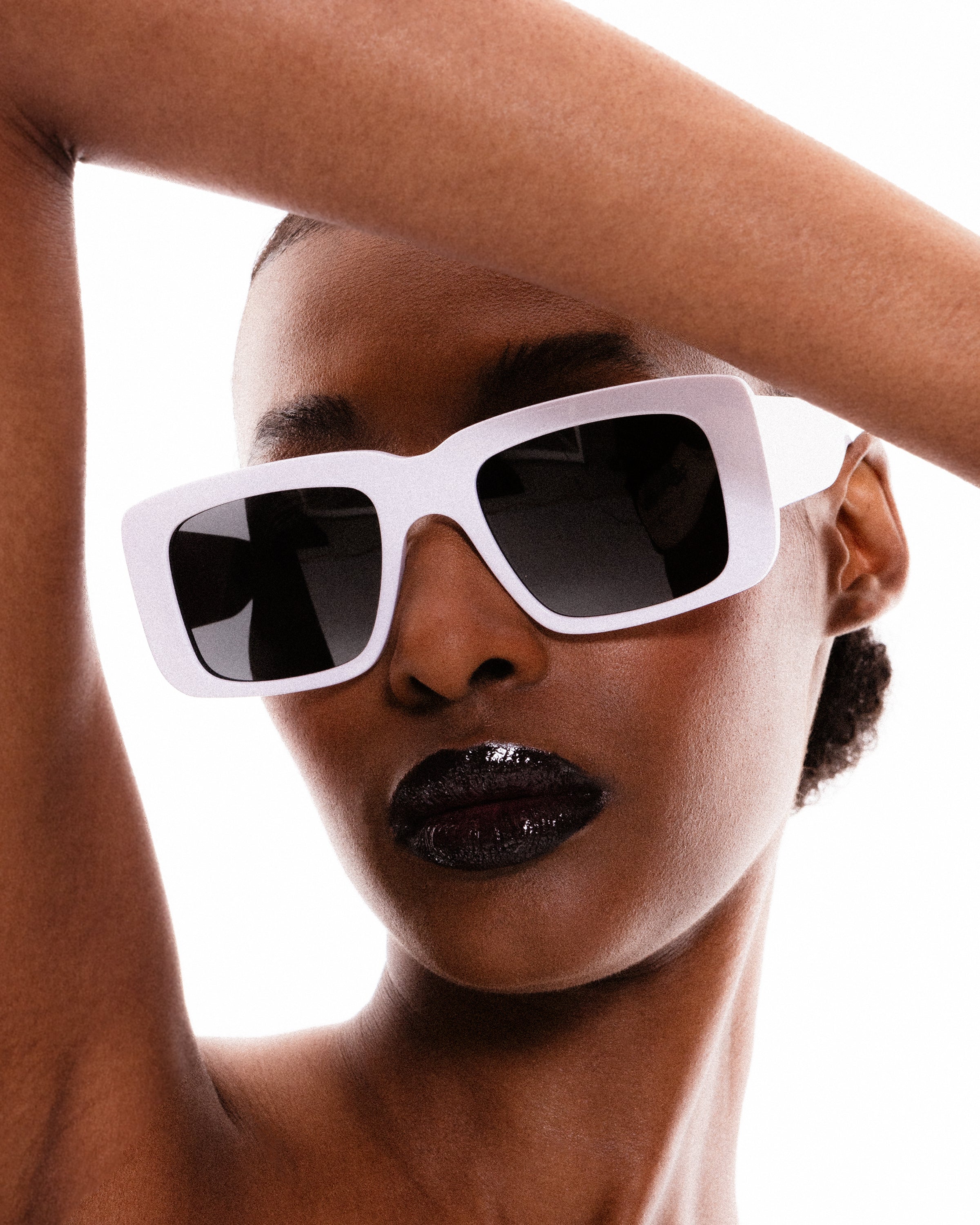 Spitfire Cut Seventy white/black sunglasses detail shot