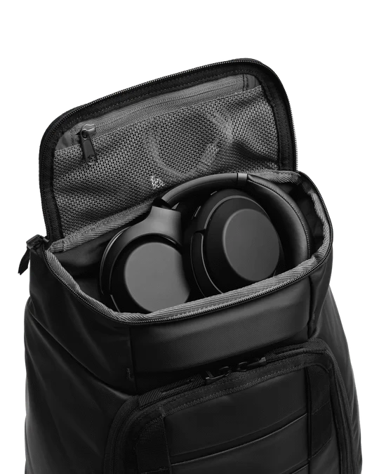 D_b_ | Hugger Backpack 25L - Gallery Streetwear