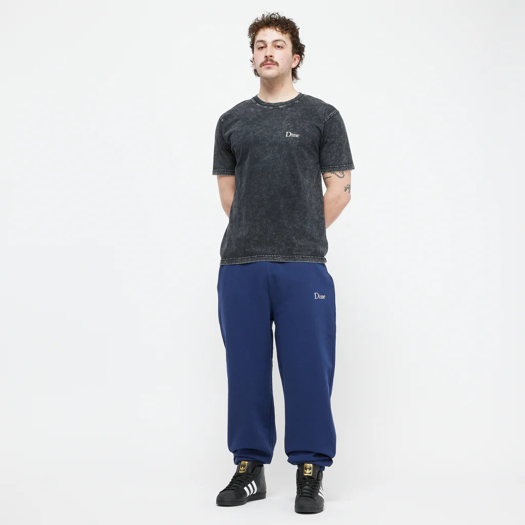 Dime MTL | Small Logo Tee Faded Black - model