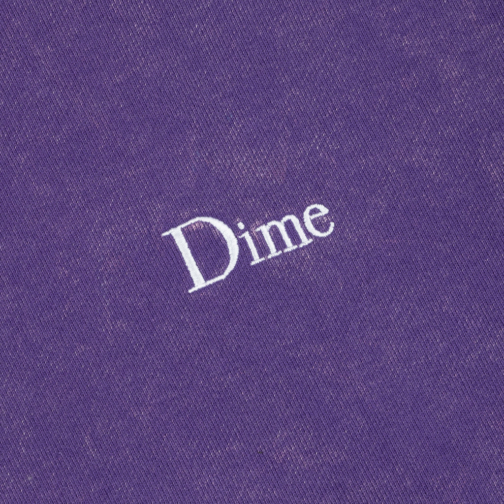 Dime MTL | French Terry Hoodie Faded Iris - detail of Dime front logo