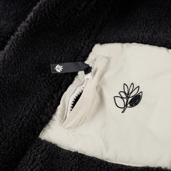 Magenta | Napurna Sherpa Jacket pocket