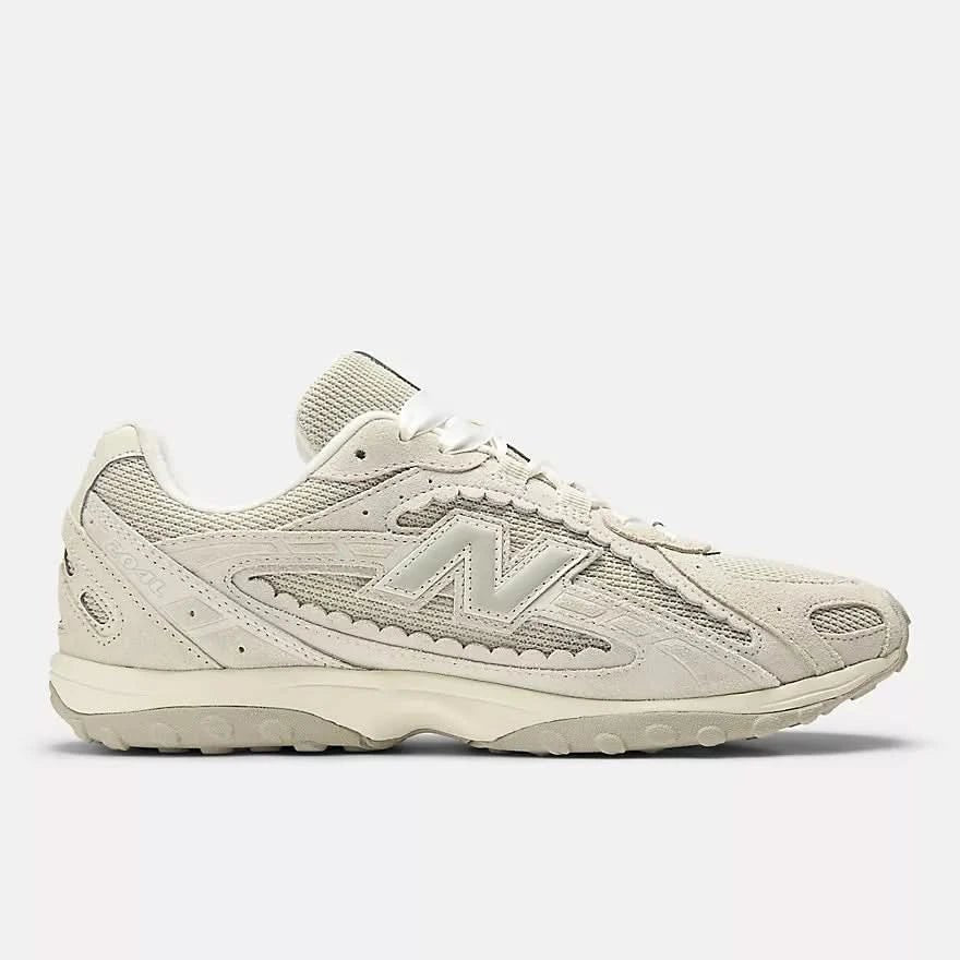 New Balance Women's 204L Shoe - Sea Salt / Linen - Gallery Streetwear