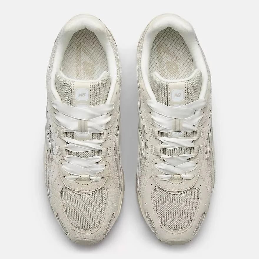 New Balance Women's 204L Shoe - Sea Salt / Linen - Gallery Streetwear