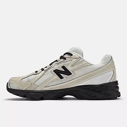 New Balance Women’s 740 Timberwolf/White - Gallery Streetwear