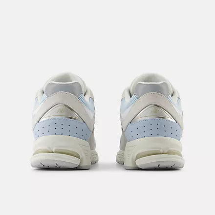 New Balance w's 2002R – Reflection with Light Blue Chrome Sneaker Back view